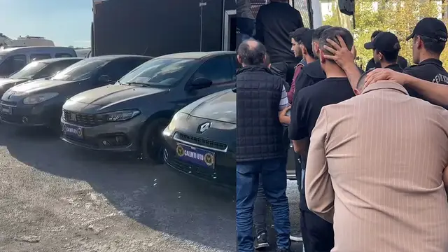 Ağır hasarlı araçları “change” yaptılar: 3 ilde 16 gözaltı