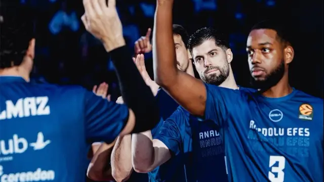 أناضولو إفيس سيخوض مباراته رقم 914 في أوروبا أمام برشلونة