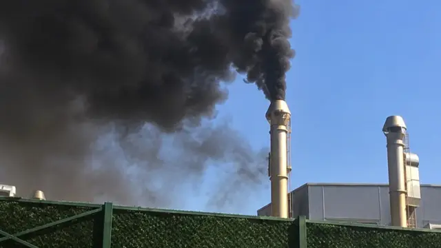 توضيح بشأن الدخان الأسود المتصاعد من مصنع في ديلوفاسي