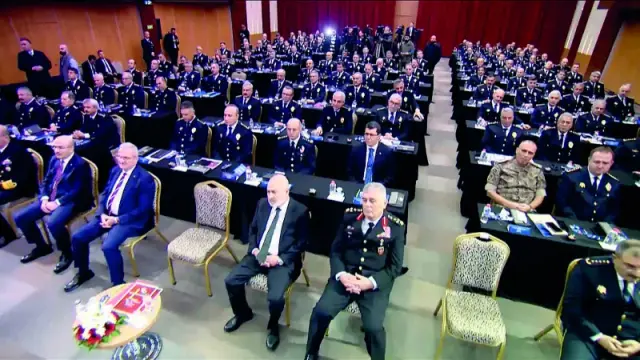 Police chiefs of 39 provinces changed by decree