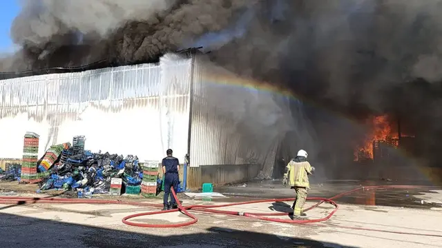 Bursa'da soğuk hava deposunda yangın