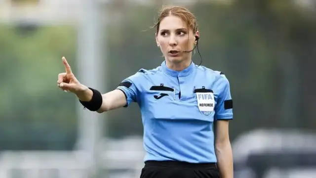 الحكمة غامزة دورموش باكان ستدير مباراة سلوفان ليبيريتس-روزنبورغ
