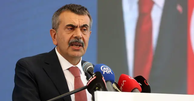 الوزير تكين: فضّلنا نظام المرايل للمعلمين